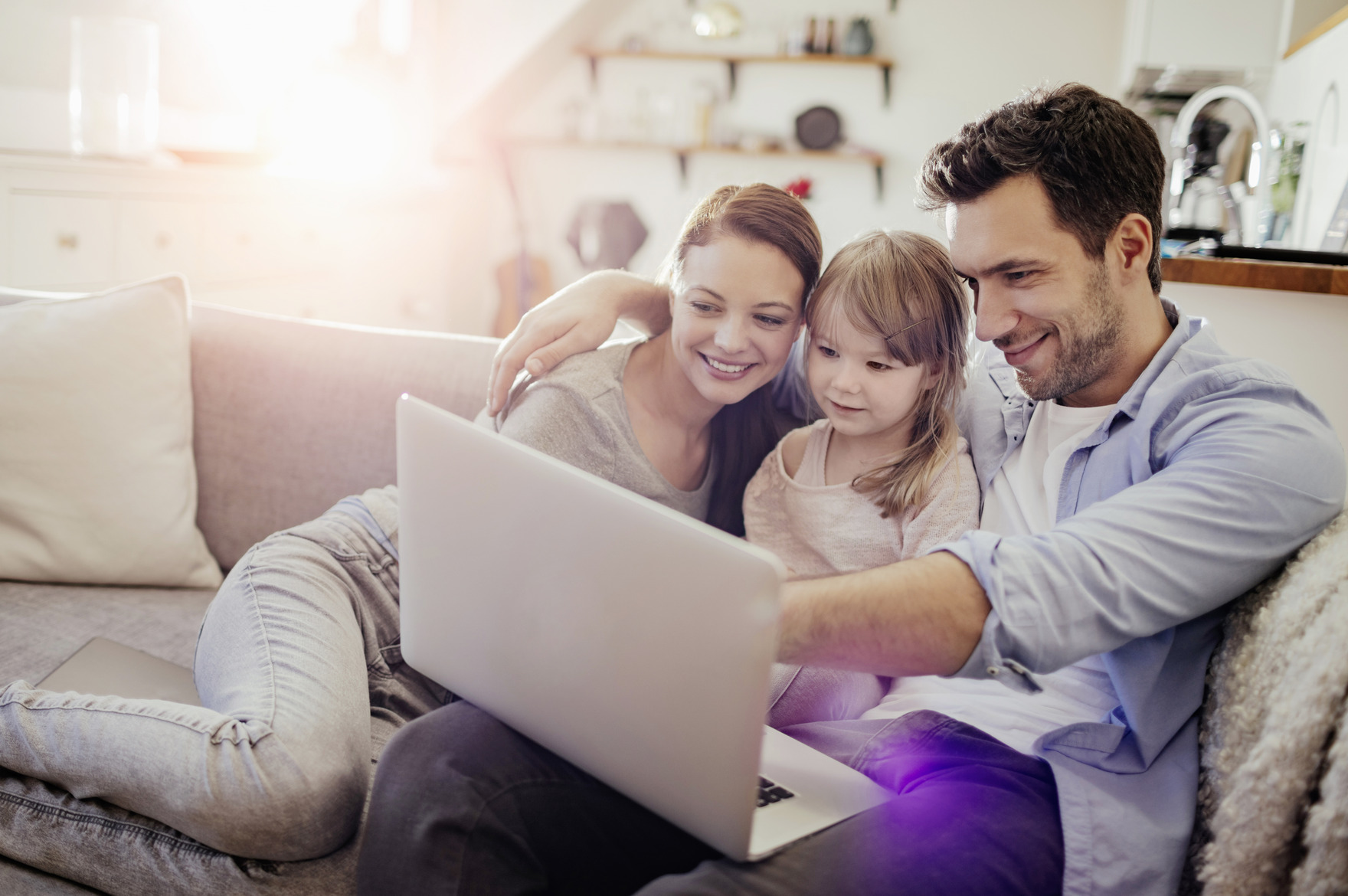 Familie am Laptop